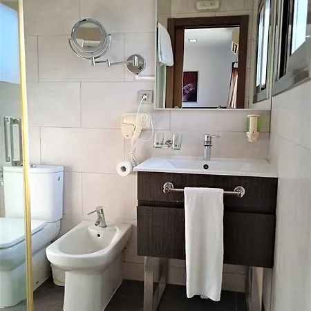 170 2* Castelldefels