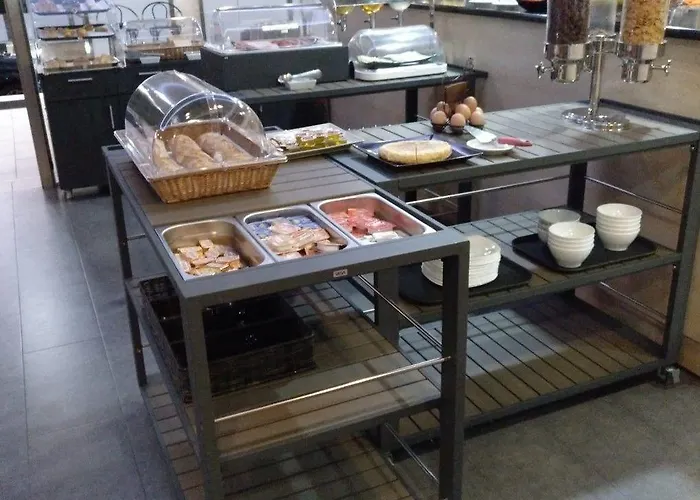 酒店 170 卡斯特尔德费尔斯